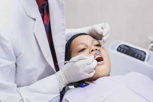 Comment trouver un dentiste fiable pour toute votre famille sur l'île Perrot?