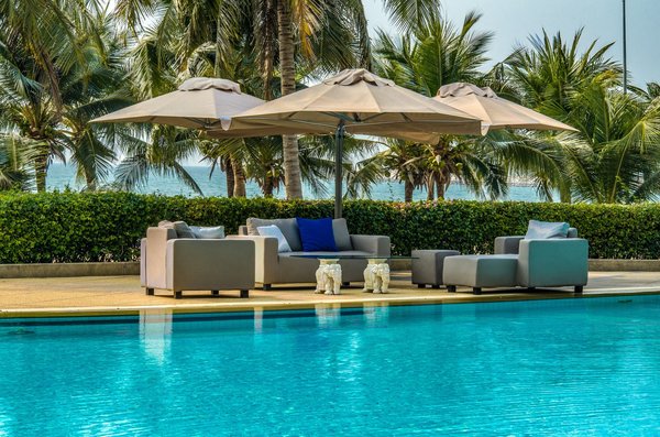 Quels sont les parasols de luxe importés de France les plus prisés sur le marché ?