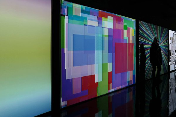 Comment utiliser la réalité virtuelle pour enrichir une visite d'exposition d'art contemporain?